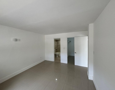 8002 Sw 149th Avenue - Photo Thumbnail 6