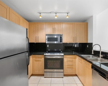 511 Se 5 Avenue - Photo Thumbnail 2