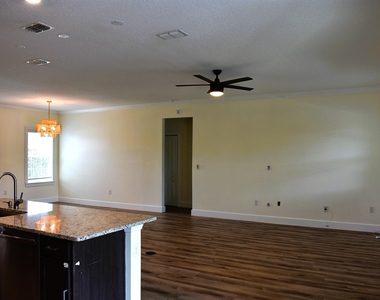 1217 Sw Marmore Avenue - Photo Thumbnail 7