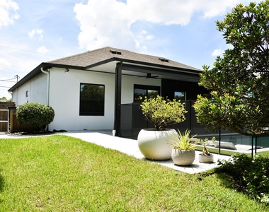 1217 Sw Marmore Avenue - Photo Thumbnail 24