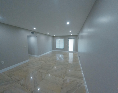 352 Johnston Street - Photo Thumbnail 5