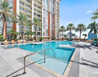 550 Okeechobee Boulevard - Photo Thumbnail 32