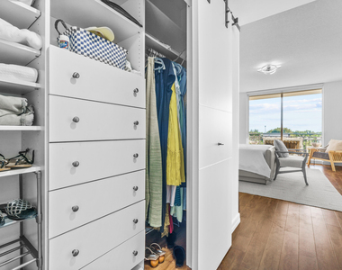 550 Okeechobee Boulevard - Photo Thumbnail 17
