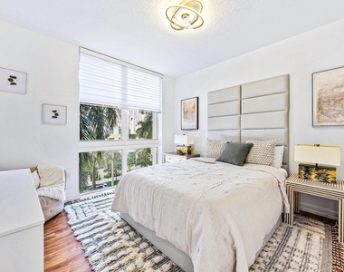 550 Okeechobee Boulevard - Photo Thumbnail 19