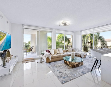 550 Okeechobee Boulevard - Photo Thumbnail 3