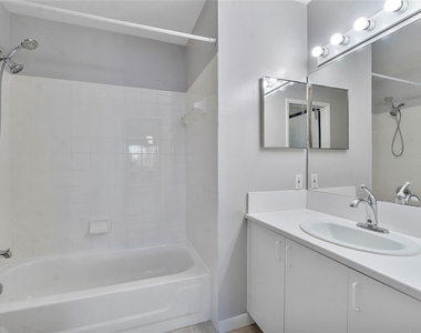 120 Yacht Club Way - Photo Thumbnail 10