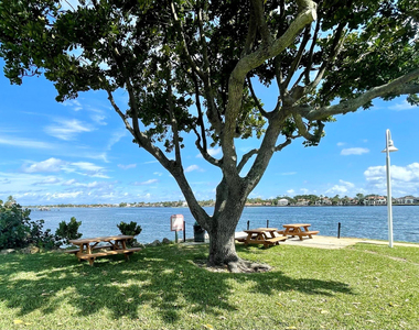 120 Yacht Club Way - Photo Thumbnail 37