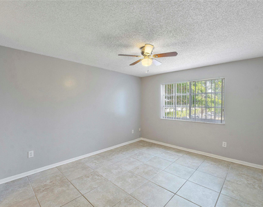 120 Yacht Club Way - Photo Thumbnail 14