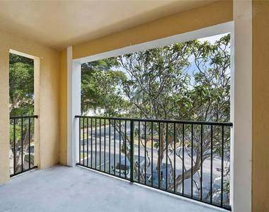 120 Yacht Club Way - Photo Thumbnail 15