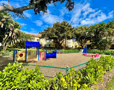 120 Yacht Club Way - Photo Thumbnail 43