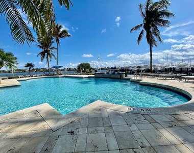 120 Yacht Club Way - Photo Thumbnail 29