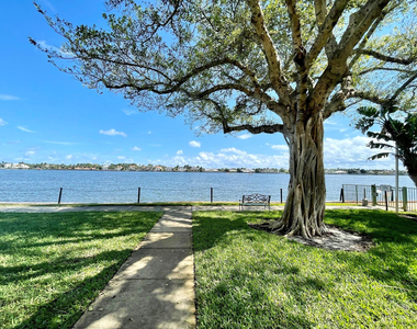 120 Yacht Club Way - Photo Thumbnail 35