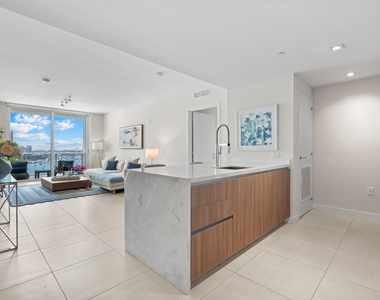 401 N Birch Road - Photo Thumbnail 3