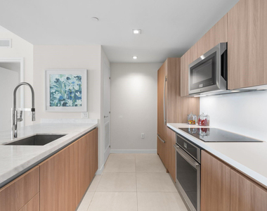 401 N Birch Road - Photo Thumbnail 4