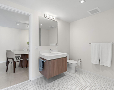 401 N Birch Road - Photo Thumbnail 11