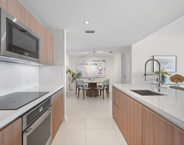 401 N Birch Road - Photo Thumbnail 6