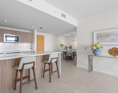 401 N Birch Road - Photo Thumbnail 5