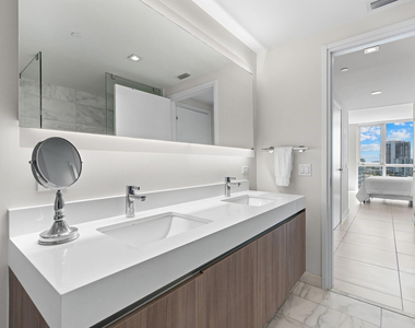 401 N Birch Road - Photo Thumbnail 20