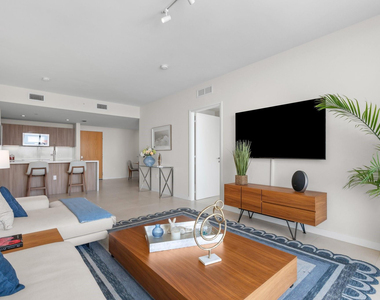 401 N Birch Road - Photo Thumbnail 12