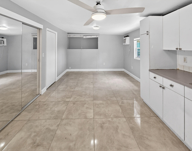 2438 Ne 184th Street - Photo Thumbnail 3