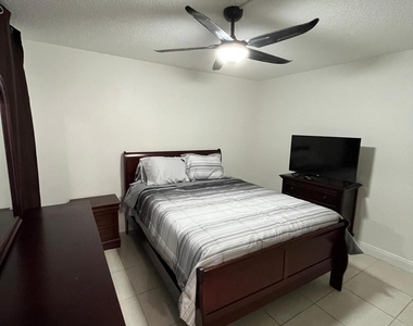 7041 Environ Boulevard - Photo Thumbnail 3