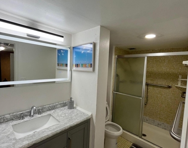 7041 Environ Boulevard - Photo Thumbnail 6