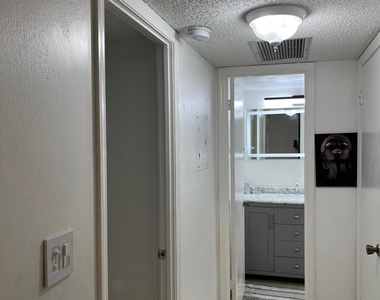 7041 Environ Boulevard - Photo Thumbnail 4