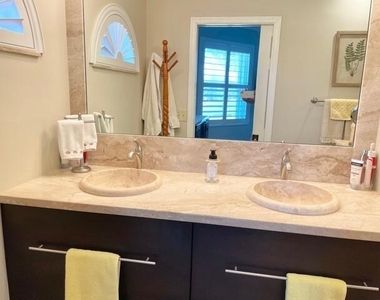 2707 Fairway Drive N - Photo Thumbnail 9