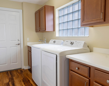 5009 Corsica Square - Photo Thumbnail 22