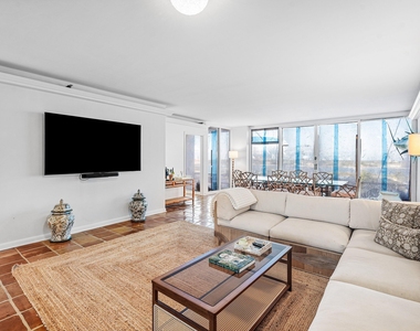 529 S Flagler Drive - Photo Thumbnail 16