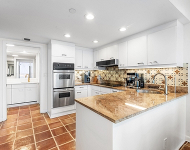 529 S Flagler Drive - Photo Thumbnail 9