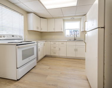 412 Se 17th Street - Photo Thumbnail 4
