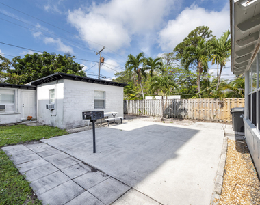 412 Se 17th Street - Photo Thumbnail 17