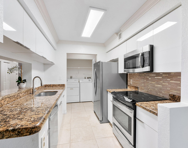 9777 Westview Drive - Photo Thumbnail 5