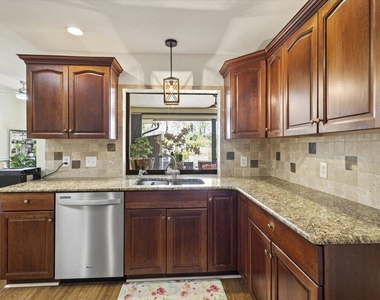 1345 Sw Cedar Cove - Photo Thumbnail 9