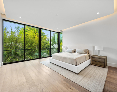 320 Ne Wavecrest Way - Photo Thumbnail 37