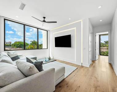 320 Ne Wavecrest Way - Photo Thumbnail 36