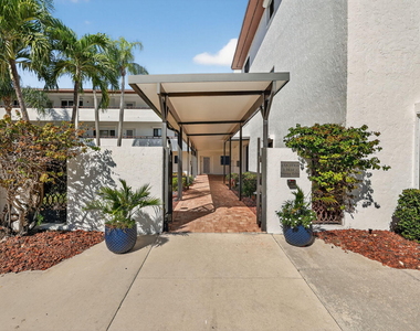 1630 Seaway Drive - Photo Thumbnail 5