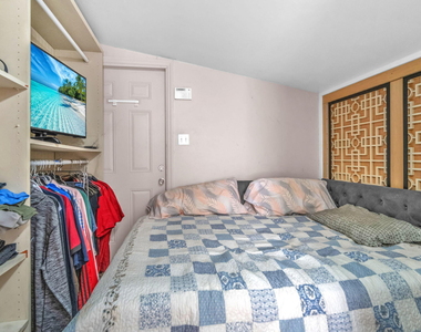 7151 Nw Taft Street - Photo Thumbnail 5