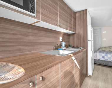 7151 Nw Taft Street - Photo Thumbnail 4