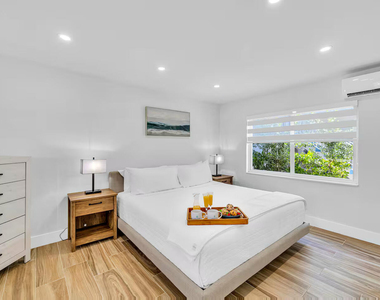 347 N Birch Road - Photo Thumbnail 10
