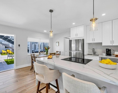 347 N Birch Road - Photo Thumbnail 2