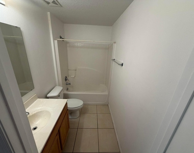 3426 Nw 38th Avenue - Photo Thumbnail 9