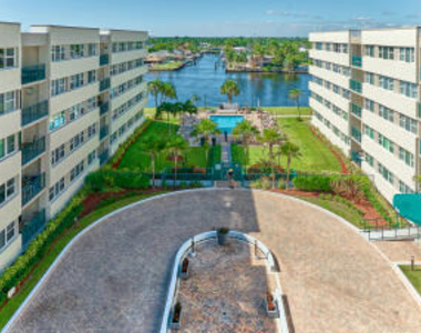 1236 Hillsboro Mile - Photo Thumbnail 74