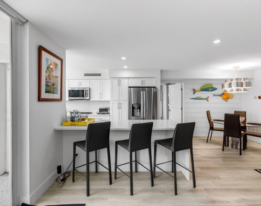 1236 Hillsboro Mile - Photo Thumbnail 21