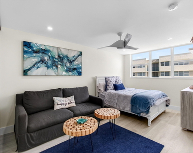 1236 Hillsboro Mile - Photo Thumbnail 47