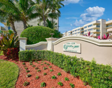1236 Hillsboro Mile - Photo Thumbnail 85
