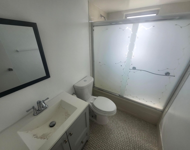 8600 N Sherman Circle N - Photo Thumbnail 17
