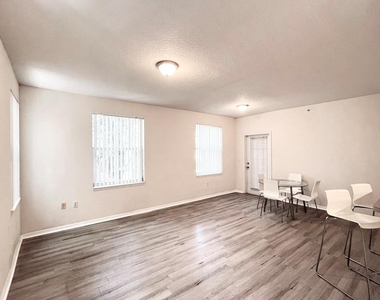6812 W Sample Road - Photo Thumbnail 5
