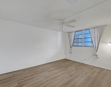 9470 Poinciana Place - Photo Thumbnail 34